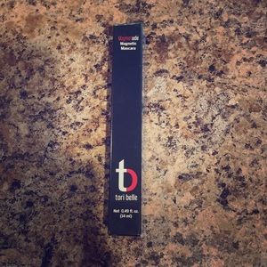 Magnetic liner/mascara combo